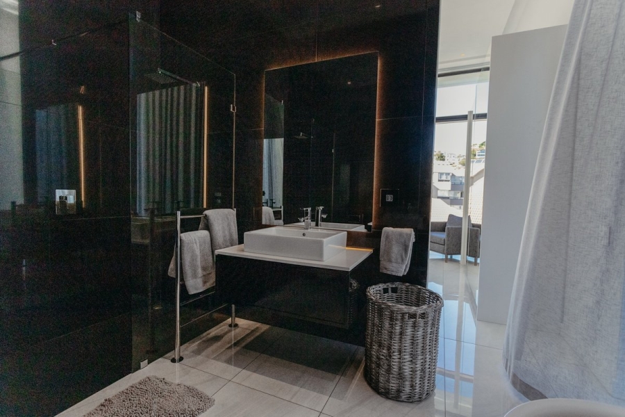 To Let 3 Bedroom Property for Rent in Bantry Bay Western Cape